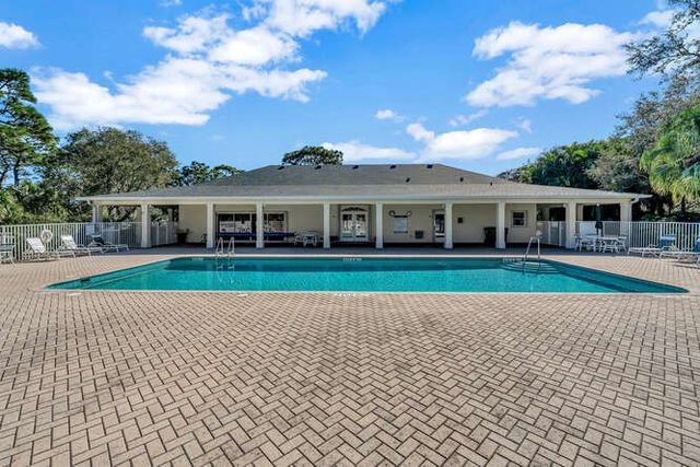 636 Gossamer Wing Way, Sebastian, FL 32958