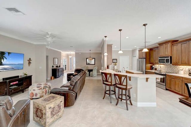 636 Gossamer Wing Way, Sebastian, FL 32958