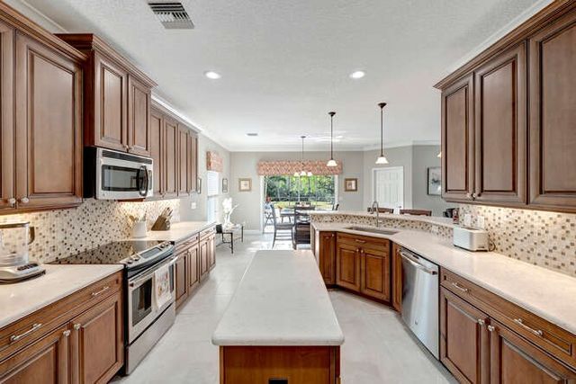 636 Gossamer Wing Way, Sebastian, FL 32958