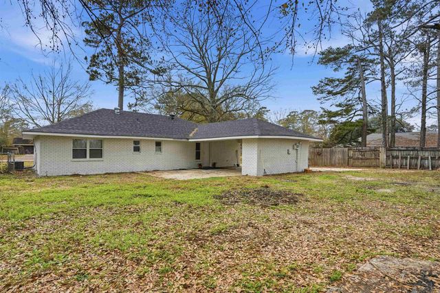 9087 Shadow Bluff Ave, Denham Springs, LA 70706