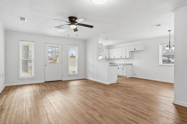 9087 Shadow Bluff Ave, Denham Springs, LA 70706