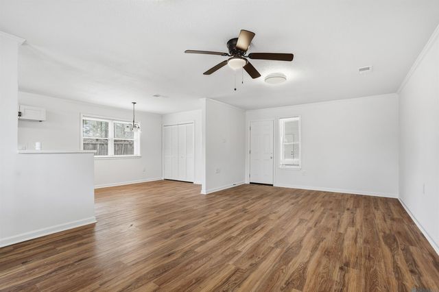 9087 Shadow Bluff Ave, Denham Springs, LA 70706