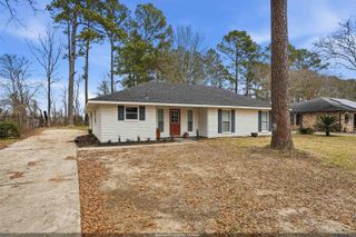 9087 Shadow Bluff Ave, Denham Springs, LA 70706