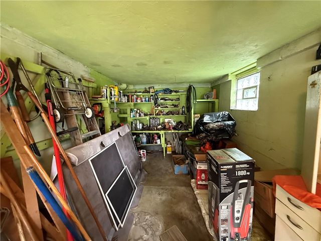 124 Carmella Dr, White Oak, PA 15131