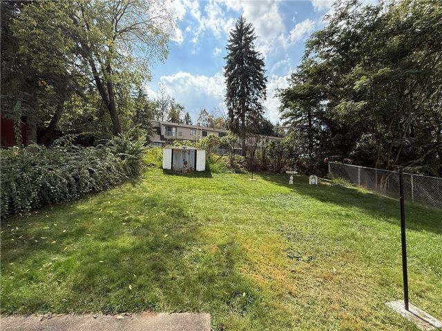 124 Carmella Dr, White Oak, PA 15131