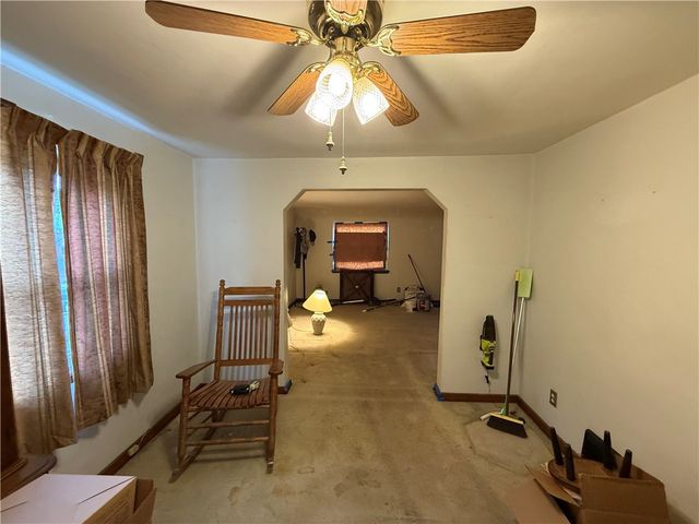 124 Carmella Dr, White Oak, PA 15131