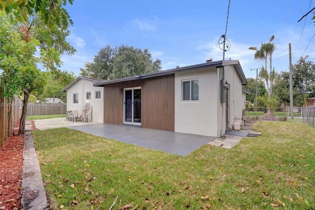 211 SW 64th Avenue, Pembroke Pines, FL 33023