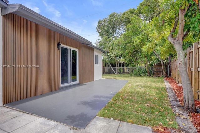 211 SW 64th Avenue, Pembroke Pines, FL 33023