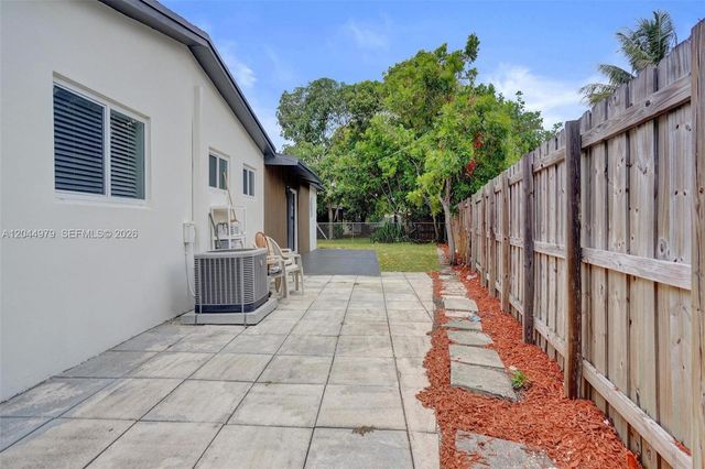 211 SW 64th Avenue, Pembroke Pines, FL 33023
