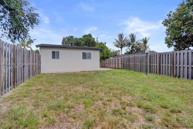 211 SW 64th Avenue, Pembroke Pines, FL 33023