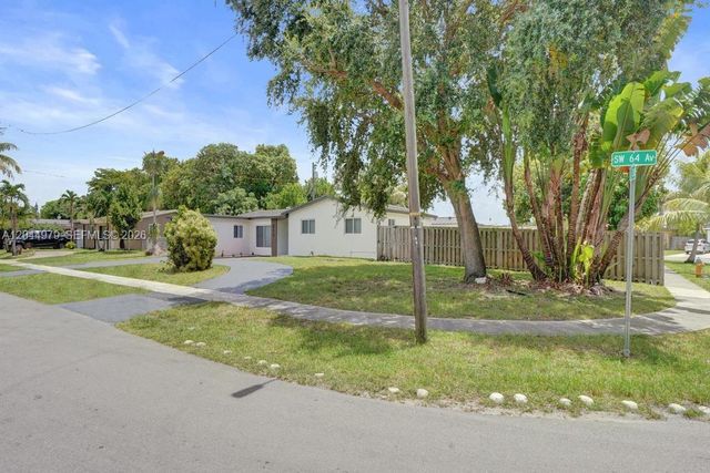 211 SW 64th Avenue, Pembroke Pines, FL 33023