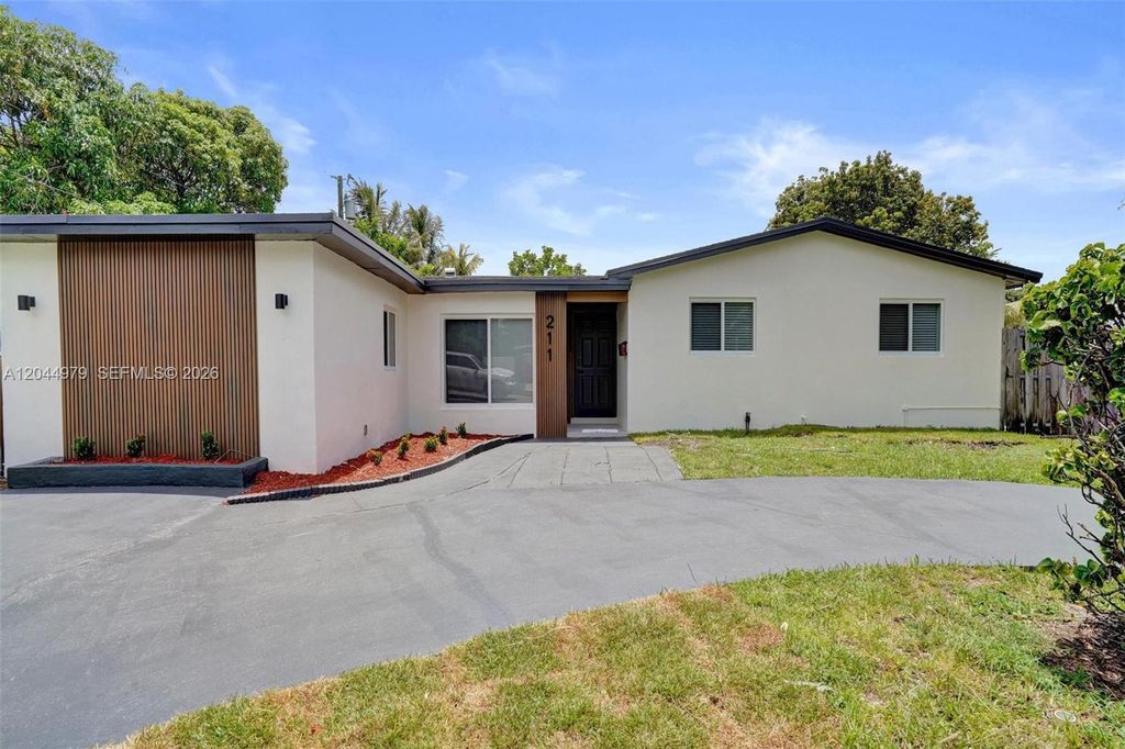 211 SW 64th Avenue, Pembroke Pines, FL 33023