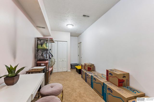 4306 Victoria Avenue, Bellevue, NE 68123