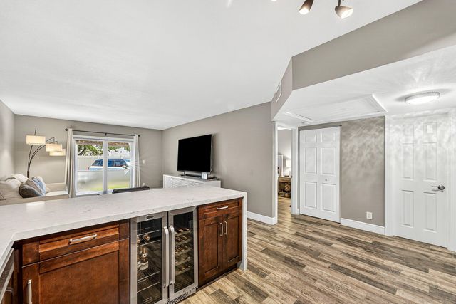 101 E Mcnab Road 304, Pompano Beach, FL 33060