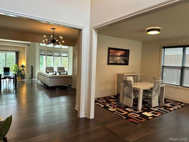 1578 Garden Park Drive, Troy, MI 48083