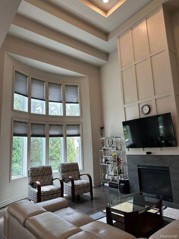 1578 Garden Park Drive, Troy, MI 48083