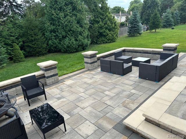 1578 Garden Park Drive, Troy, MI 48083