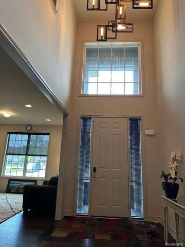 1578 Garden Park Drive, Troy, MI 48083