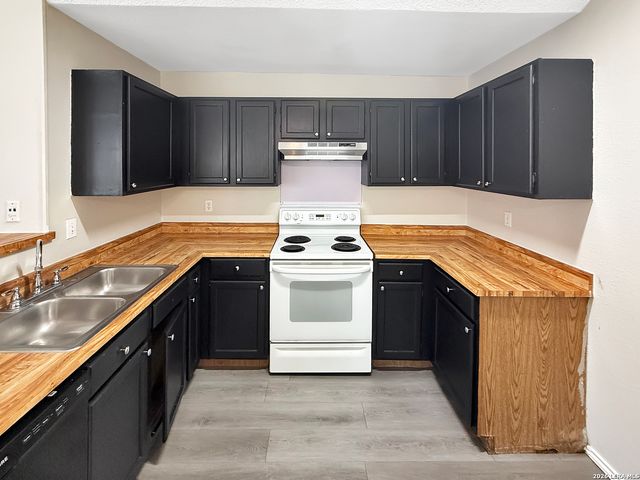 7880 Micron Dr Apt 3506, San Antonio, TX 78251