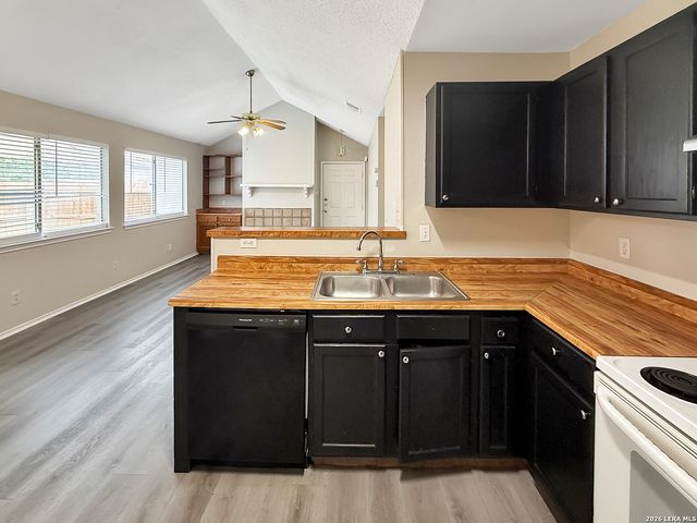 7880 Micron Dr Apt 3506, San Antonio, TX 78251