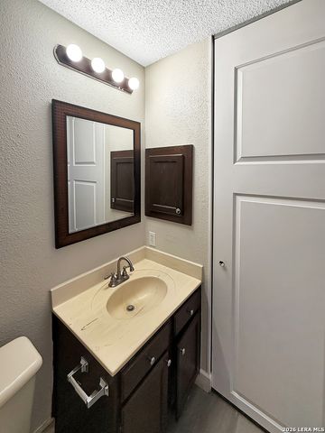 7880 Micron Dr Apt 3506, San Antonio, TX 78251
