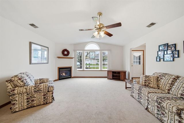 1702 Lakewood Drive B, Adrian, MI 49221