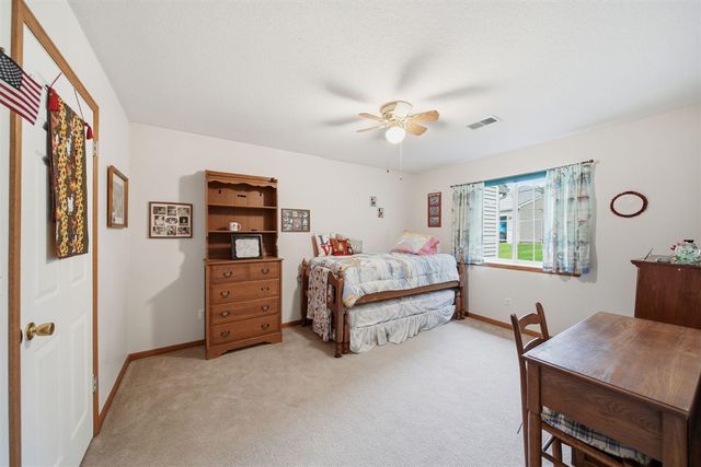 1702 Lakewood Drive B, Adrian, MI 49221