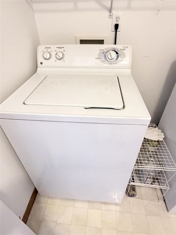 1702 Lakewood Drive B, Adrian, MI 49221
