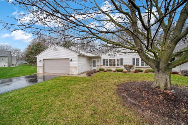 1702 Lakewood Drive B, Adrian, MI 49221