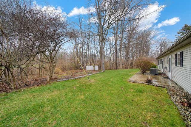 1702 Lakewood Drive B, Adrian, MI 49221