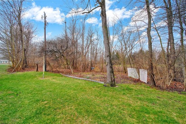 1702 Lakewood Drive B, Adrian, MI 49221