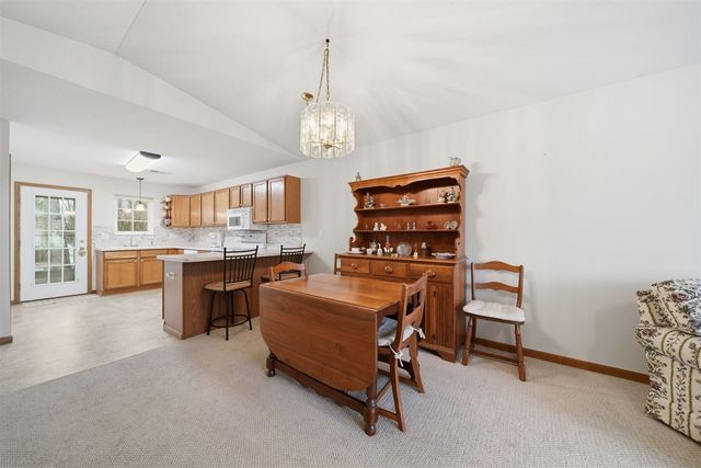 1702 Lakewood Drive B, Adrian, MI 49221
