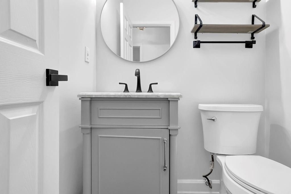 Image 17 of property listing at 140 Ashewoode Downs Lane, Alpharetta, GA 30005