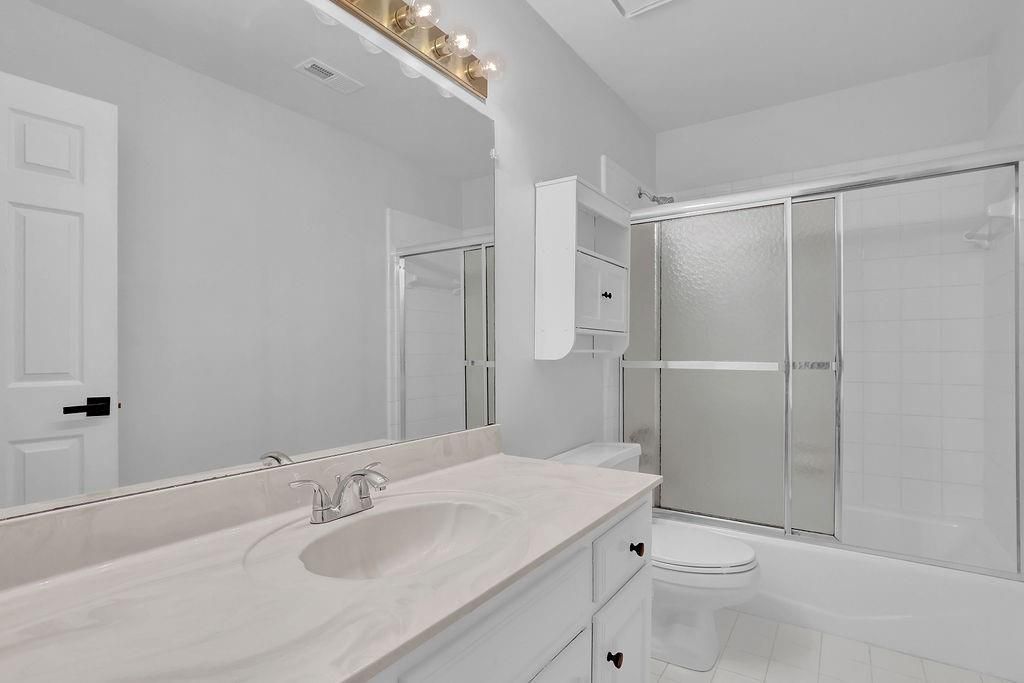 Image 21 of property listing at 140 Ashewoode Downs Lane, Alpharetta, GA 30005