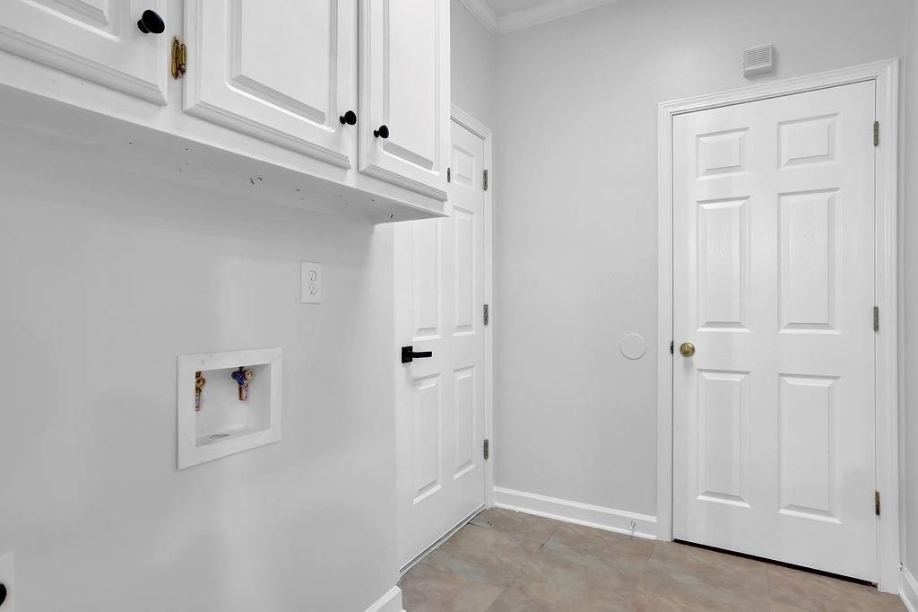 Image 22 of property listing at 140 Ashewoode Downs Lane, Alpharetta, GA 30005