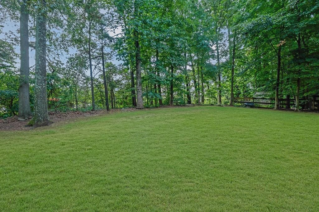 Image 23 of property listing at 140 Ashewoode Downs Lane, Alpharetta, GA 30005