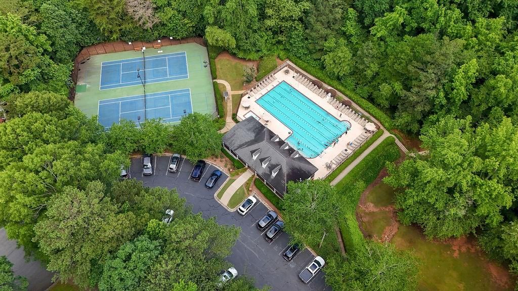 Image 24 of property listing at 140 Ashewoode Downs Lane, Alpharetta, GA 30005