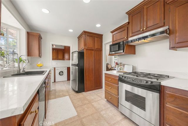 1104 Cerritos, Fullerton, CA 92835