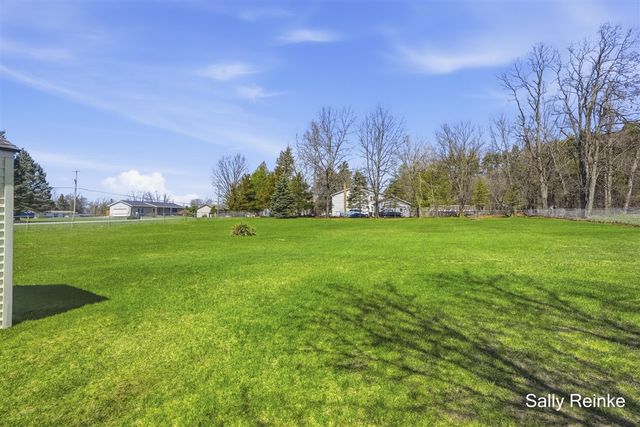 4815 Cannonsburg Road, Belmont, MI 49306