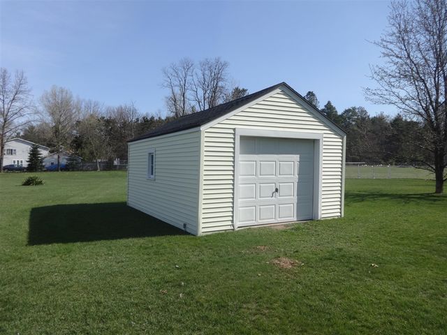4815 Cannonsburg Road, Belmont, MI 49306