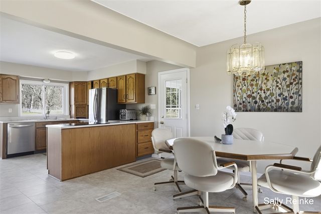 4815 Cannonsburg Road, Belmont, MI 49306