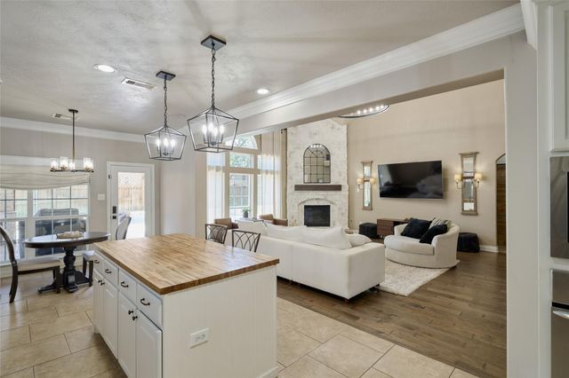 25207 Pineglen Terrace Drive, Spring, TX 77389