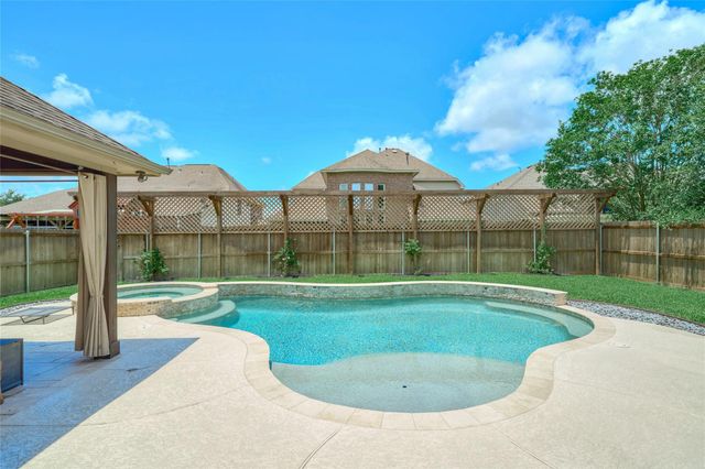 25207 Pineglen Terrace Drive, Spring, TX 77389