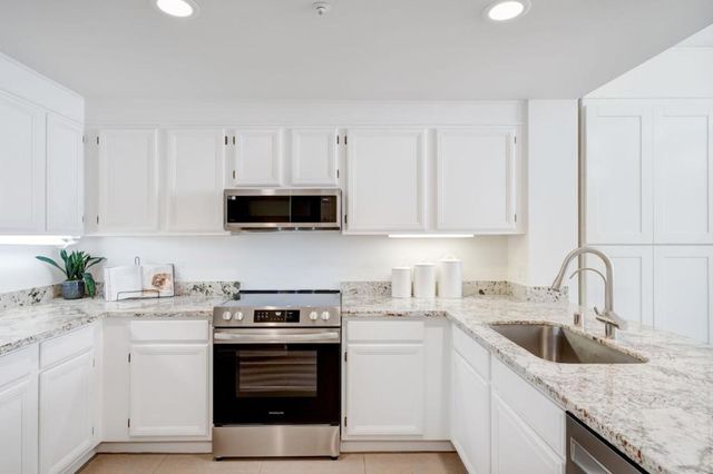 550 Ortega Avenue B330, Mountain View, CA 94040