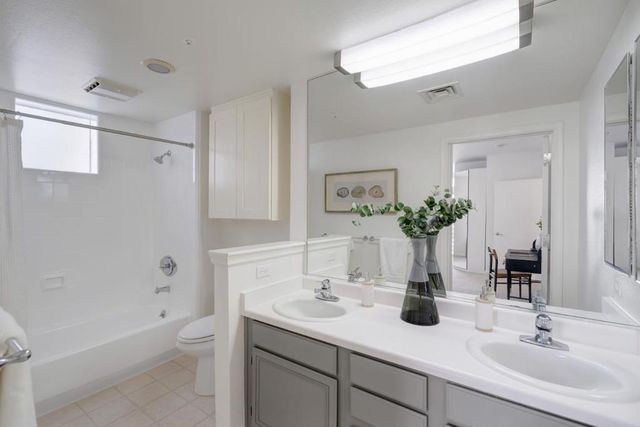 550 Ortega Avenue B330, Mountain View, CA 94040