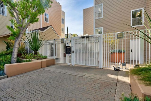 550 Ortega Avenue B330, Mountain View, CA 94040