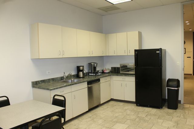 2012 Corporate Lane 132, Naperville, IL 60563