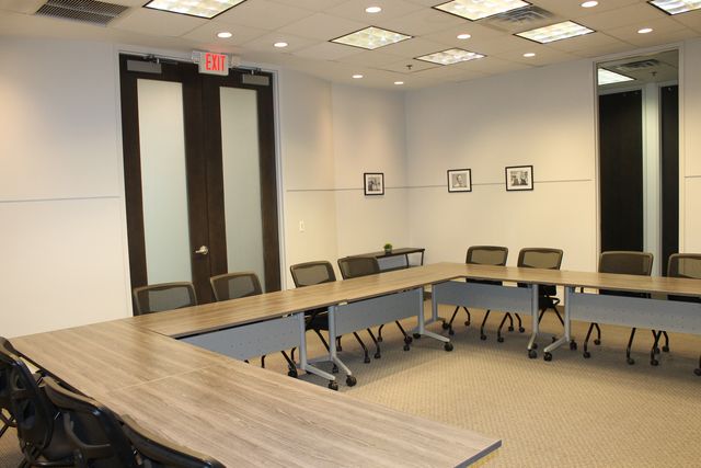 2012 Corporate Lane 132, Naperville, IL 60563