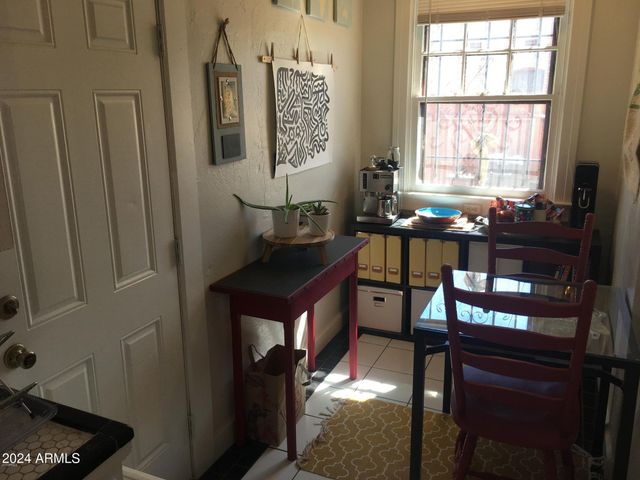 2201 N Edgemere Street, Phoenix, AZ 85006