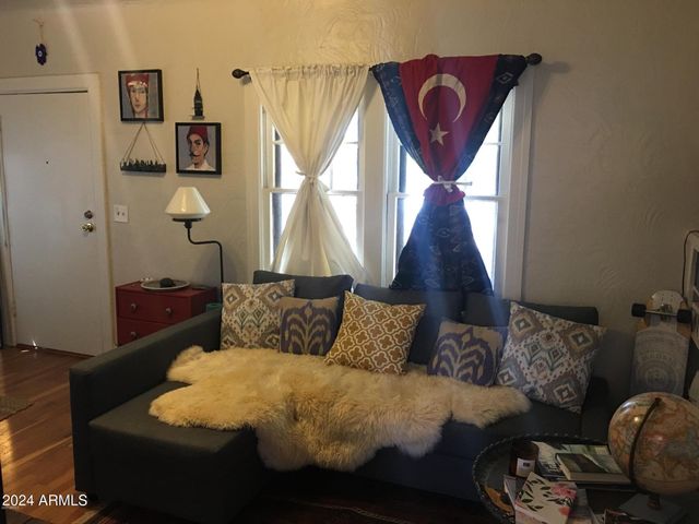 2201 N Edgemere Street, Phoenix, AZ 85006